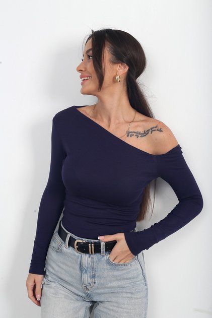 Women's Boat Neck One Shoulder Long Sleeve Buzzy Blouse