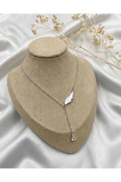 Elegant Necklace with Silver Color Wing Figure – Modern and Stylish Design with Sparkling Stone Detail