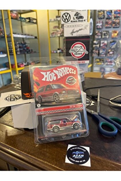 HOT WHEELS 2024 RLC 1986 NISSAN 720 KING CAB WITH POSABLE DANCING