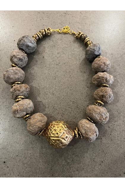 El Yapımı Brass Africa Boncuklu Kolye – İri Terracotta & Vintage Etnik Afgan Boncuk Tasarım