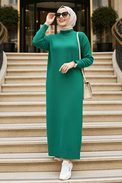 slim fit dress slacks Emerald Velvet Turtle Neck Hijab Henna Formal Caftan Dress With Detach –  Sultan Dress main image 0
