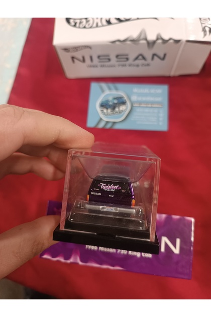 HOT WHEELS 2024 RLC 1986 NISSAN 720 KING CAB WITH POSABLE DANCING