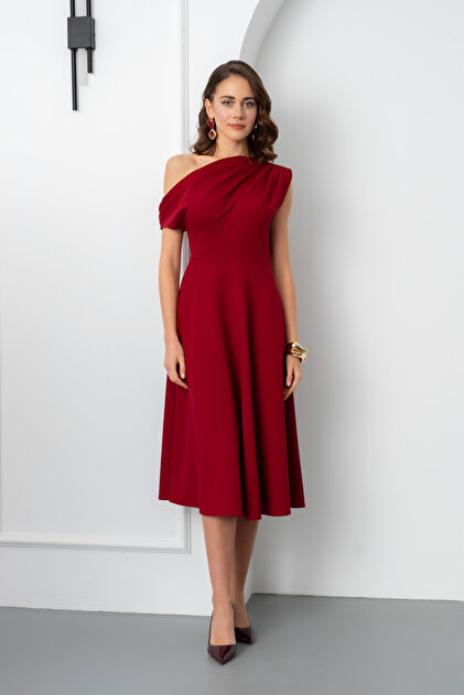 burgundy off the shoulder midi dress Omella Burgundy Ruched Bust Sweetheart Flared Midi Dress main image 0