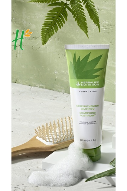 Herbalife Herbal Aloe Strengthening Shampoo - Makes Hair 90% Stronger, Aloe  Vera & Plant Extract 250 ml- Trendyol