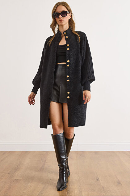 Women's Black Soft Textured Buttoned Thick Beard Cardigan