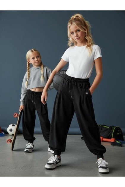 Girl's Oversized Shalwar Cut Pleated Design Sweatpants