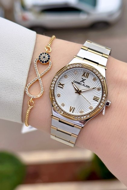 Altın Metalik Renk 2 Yıl Garantili 30 Mm Kadın Kol Saati ve Hediye Bileklik