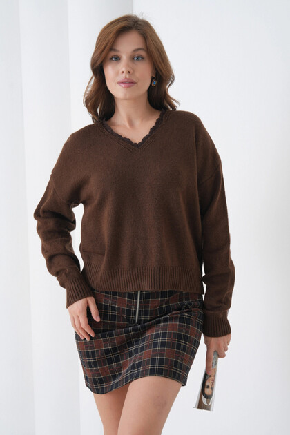 Women's Yak Adantel Detail Soft Textured Knit Sweater