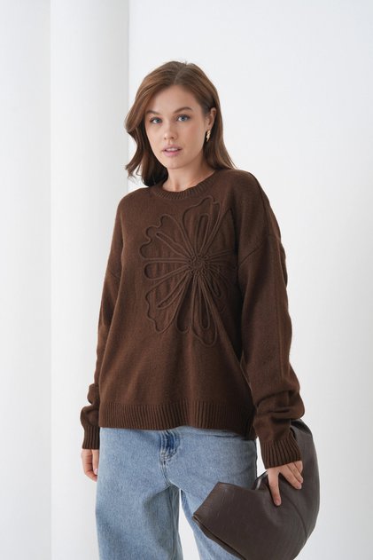 Women's Crew Neck Pattern Embroidered Soft Textured Knitwear Sweater