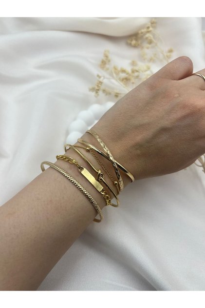Gold Color Multi-Design Women's Bracelet Set – Thin Chain and Handcuff Mix Combination, Stylish Jewelry Set