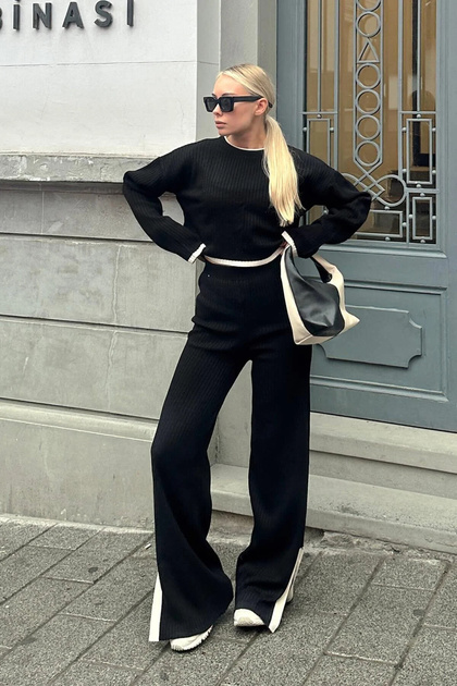 Black Interstitial Striped Slit Knitted Crop-Pants Women's Knitwear Bottom-Top Set