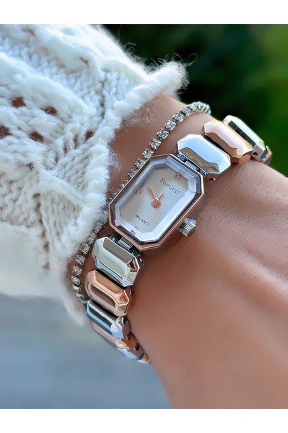 Steel Strap Minimal Case Women's Wristwatch 3 Atm Water Resistant 2 Years Warranty