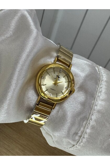 Women's Gold Wristwatch Has an Elegant and Stylish Appearance