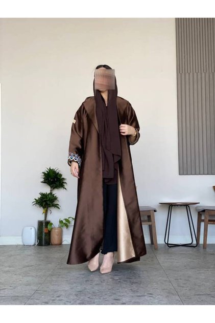 عباية فاخرة من التفتا، مزدوجة الوجهين، بلونين، مع تطريز عالي الجودة