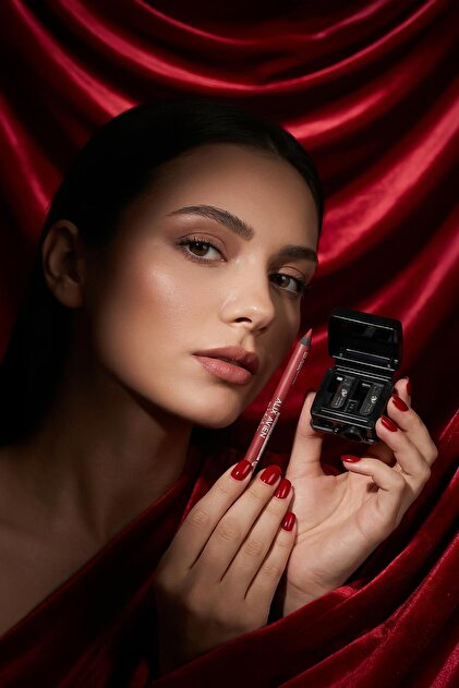 Alix Avien Keskin Bıçaklı İkili Kalemtıraş - Dual Cosmetic Pencil