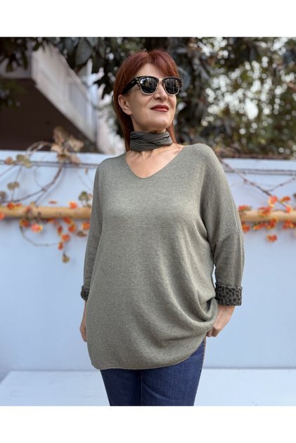 Italian Knitwear V-Neck Leopard Pattern Inside Khaki