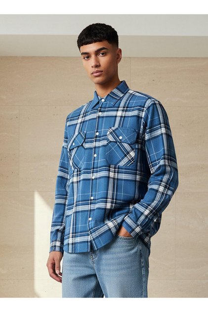 Men Regular Fit Collared Checked Long Sleeves Shirt