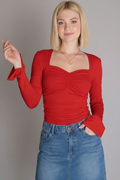 Women's Sweetheart Neckline Gathered Front and Hem Slit Spanish Sleeve Blouse Bodysuit