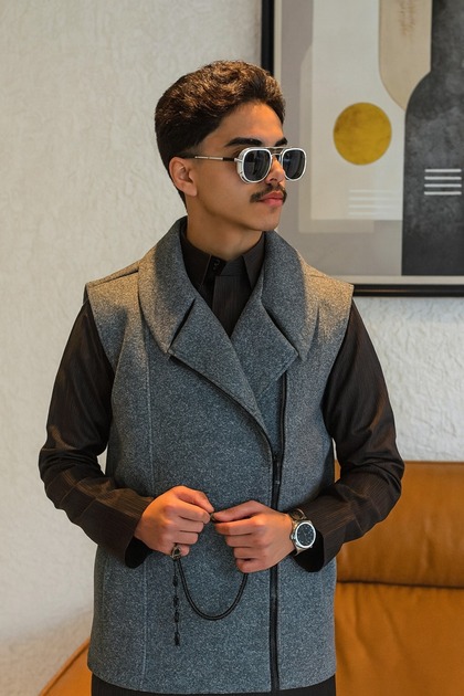 Men's winter vest in a new style