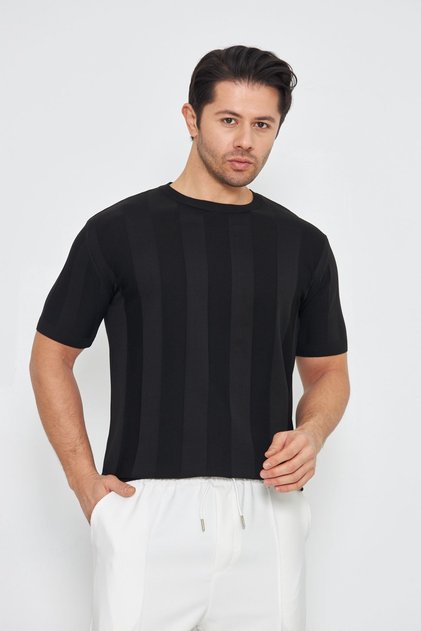 Men's Short Sleeve Crew Neck Plain Embossed Pattern Stylish Comfortable Knitwear Suitable for Summer and Daily Use