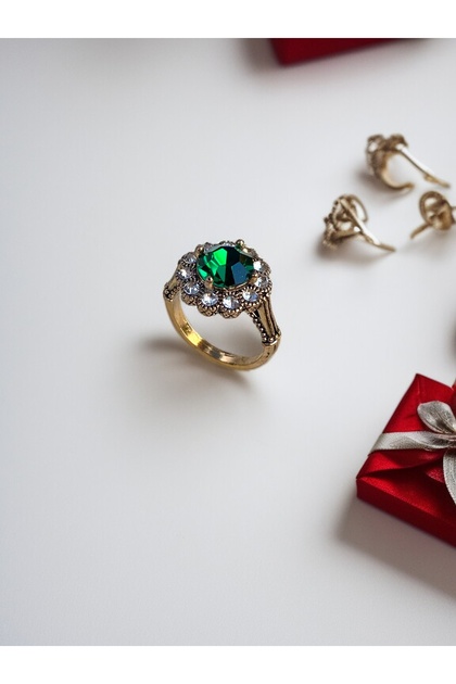 Crystal Stone Daisy Figured Ring