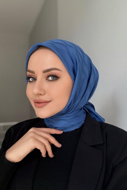 وشاح جاكار حريري منقوش باللون النيلي