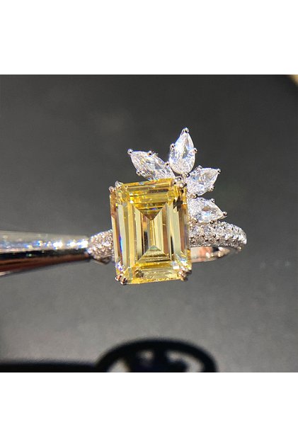 8 F1557 Huitan New Arrival Luxury Women Cubic Zirconia Rings Bling Geometric Square Yellow CZ Ring W