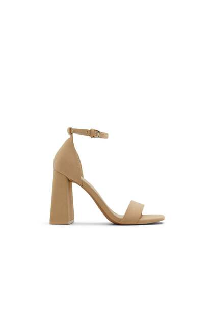 Lusita / Heeled Sandals
