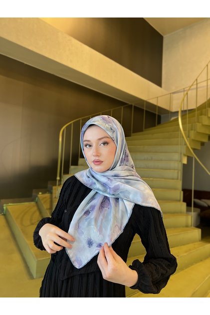 Renkli Desenli Pamuk Eşarp – Canlı ve Modern Tasarım