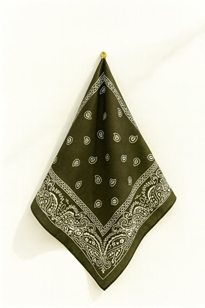 Green Paisley Patterned Bandana 55X55 cm – Stylish Hair and Neck Accessory