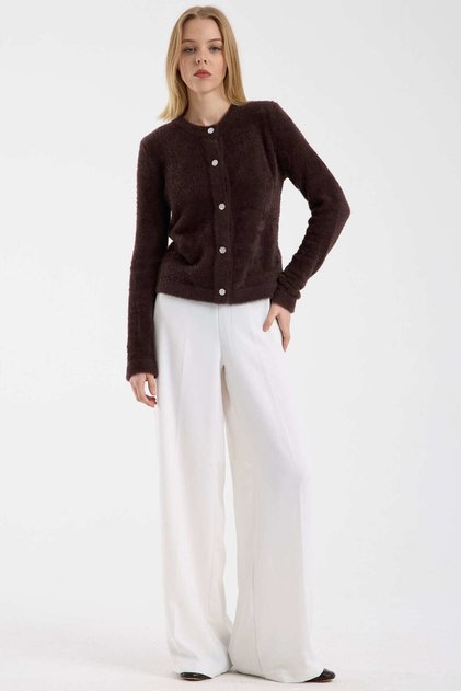 Bearded Soft Buttoned Knit Cardigan - Brown