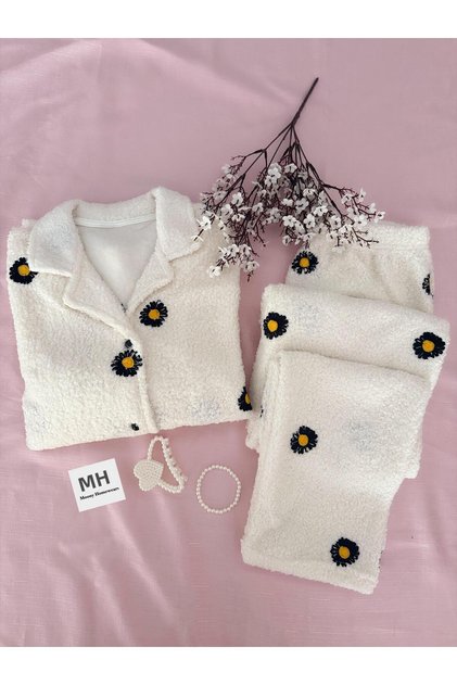 2-Piece White Winter Daisy Soft Thermal Pajama Set