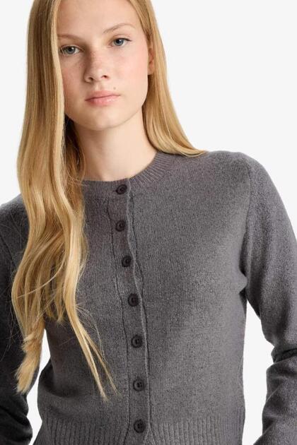 Slim Fit Crew Neck Buttoned Knitwear Cardigan E8236Ax25Wn