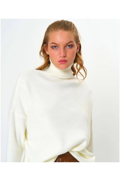 Ecru Turtleneck Oversized Women's Knitwear Sweater