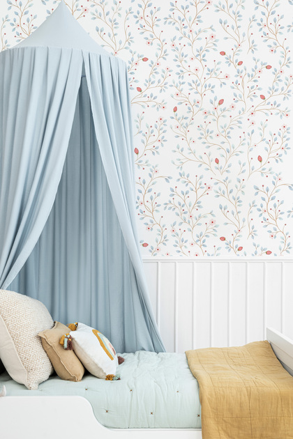 Bahar Dalları Çilekler Soft Renkli Çiçekler ve Yapraklar Bebek & Çocuk Odası Duvar Kağıdı
