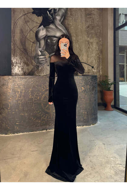 Amadeya Omuz Kısmı Transparan Uzun Boy Kadife Elbise Siyah