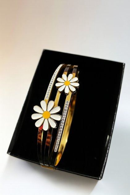 Daisy Detailed Steel Clamp