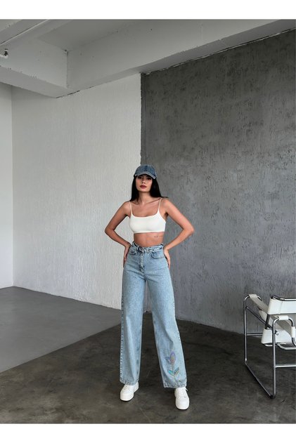 Kadın denim pantolon nakış detaylı