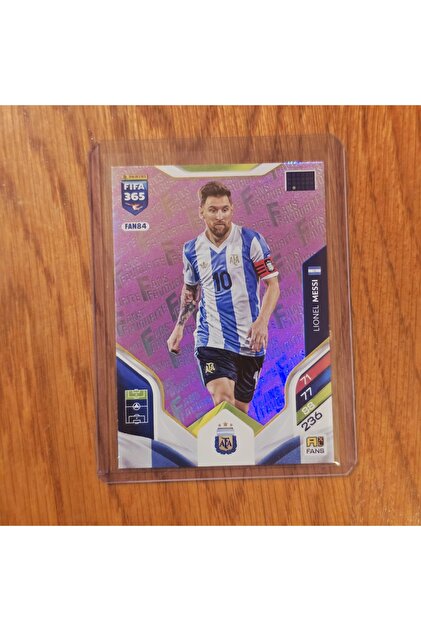 Panini Fans Favourite Lionel Messi Pink Oyun Kartı FAN84 - Fiyatı