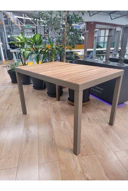 Iroko Tablalı Alüminyum Masa 70x120 Capicino