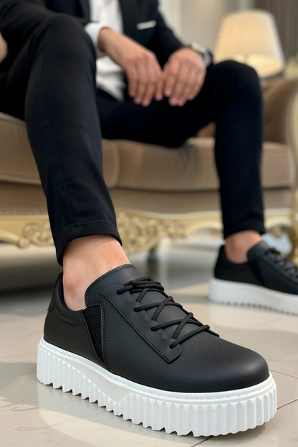 Men's Lace-Up Suede Sneaker Standard Fit Functional Durable Quality Comfortable Aesthetic