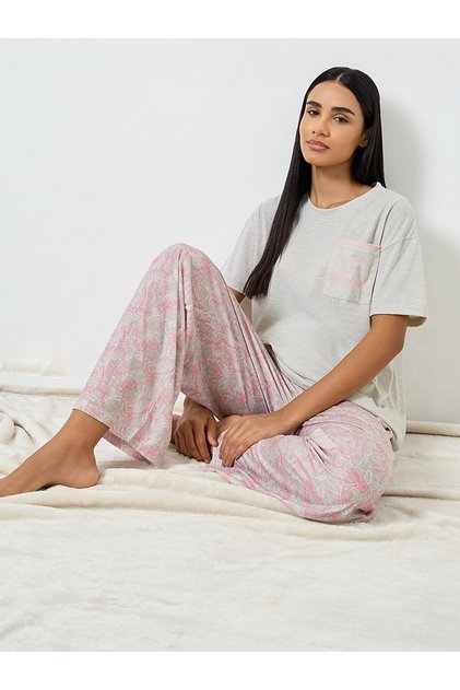 Slogan Trim Pocket T-Shirt and Bow Print Pyjama Set