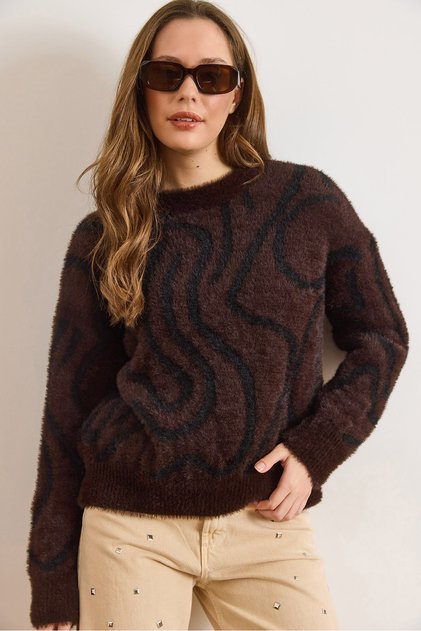 Women's Bitter Brown Crew Neck Zebra Soft Textured Sweater Kzk-19001101