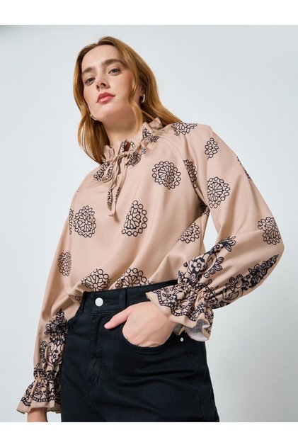 Women Graphic Printed Tie-Up Neck Top
