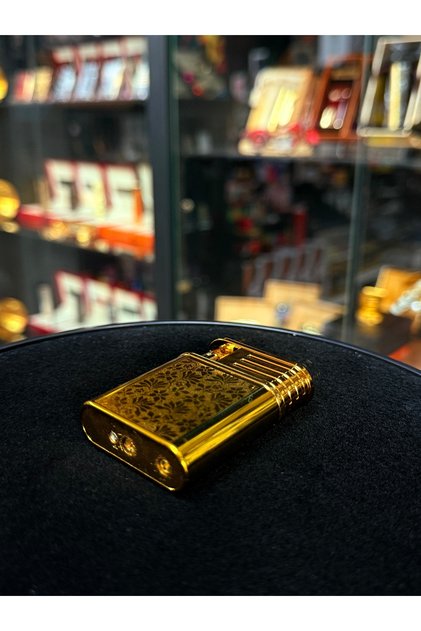 Gold Desenli Metal Gazlı Çakmak | Güç, Asalet ve Tarz Tek Parçada