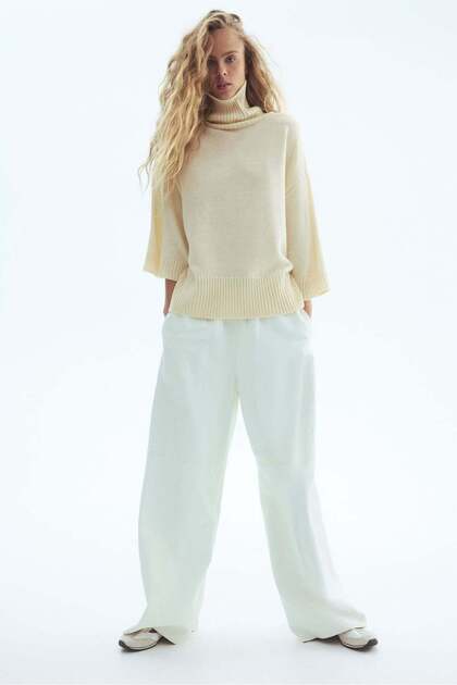 Fine-knit polo-neck jumper