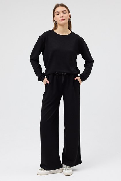 Women's Crew Neck O Fabric Black Sweatshirt