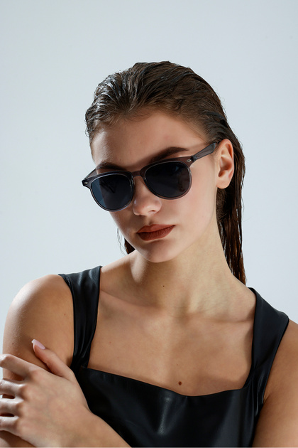 Looklight Club Master London Oval Rimmed Smoked Sunglasses