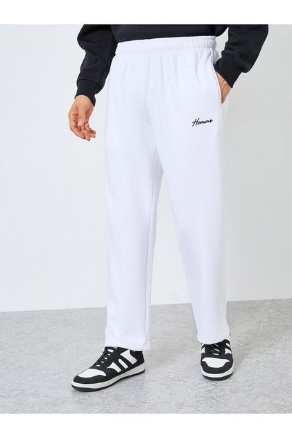 Men Relaxed Open Hem Joggers with Embroidery