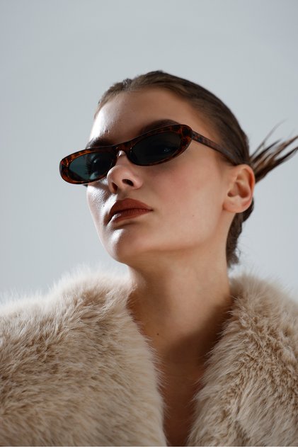 Vintage Women's Glasses Thin Rectangular Modern Uv-Proof Luxury Glasses